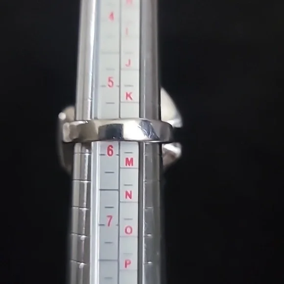 Large Gaudi FlowerCocktail Ring - Picture 7 of 7